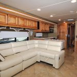 42-7_winnebago_adventurer_38q_01