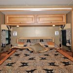 42-7_winnebago_adventurer_38q_02