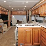 42-7_winnebago_adventurer_38q_06