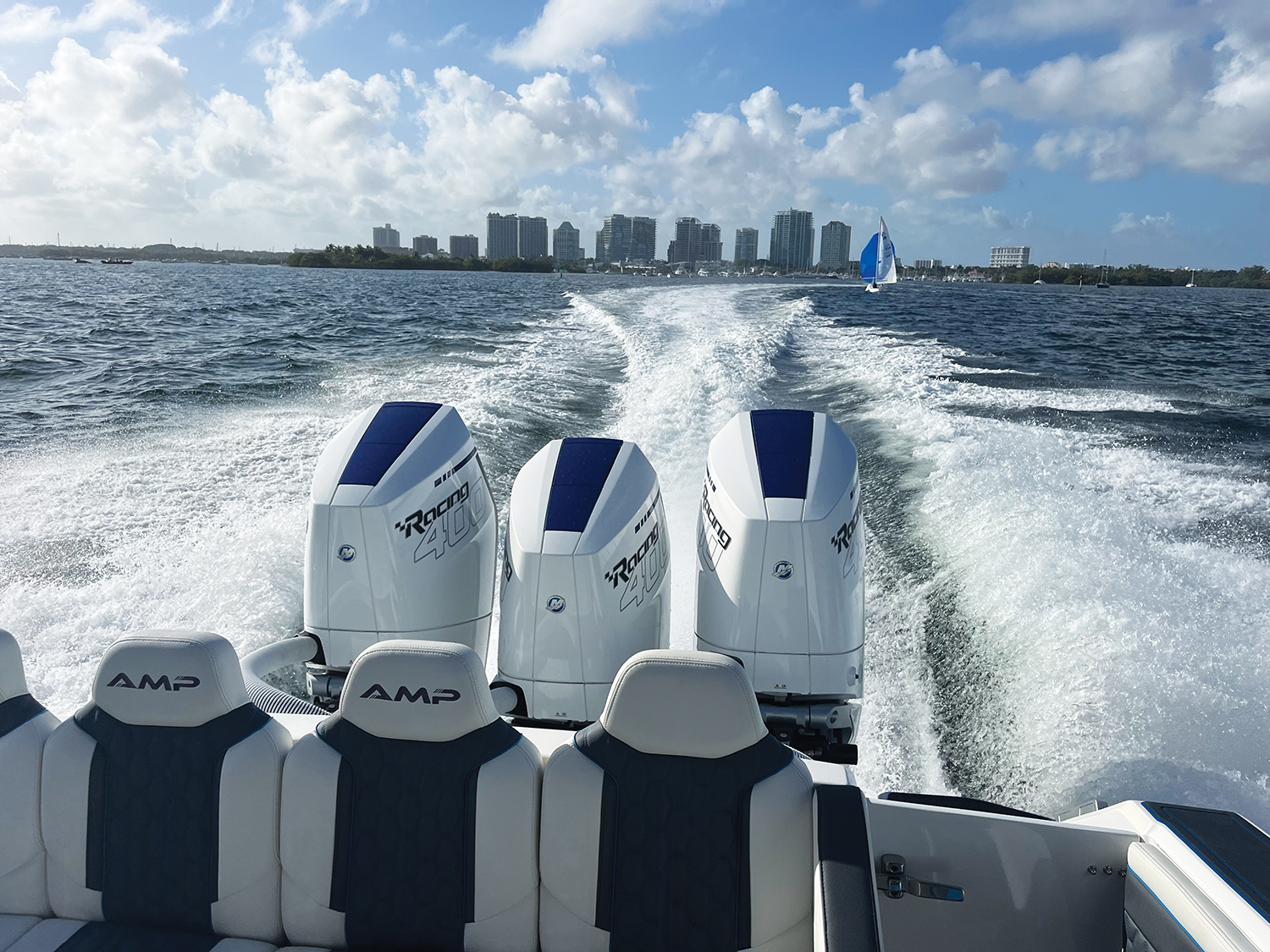 AMP 333 CC with triple Mercury Racing 400R