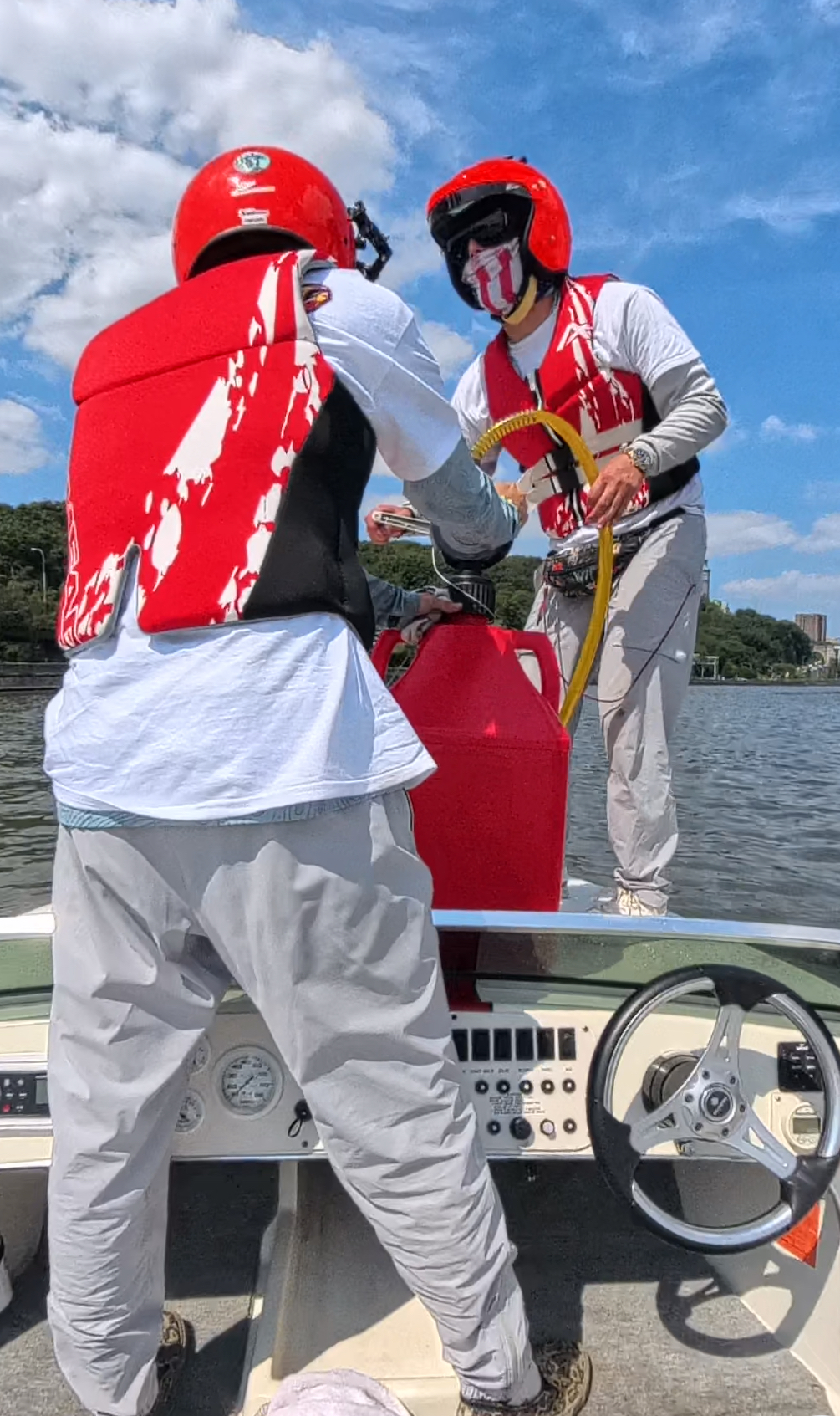 The pair had to stop and refuel to complete the 75-mile run in and around New York City.